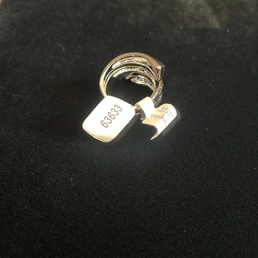 3/$25 🍀Lia Sophia Elegant Hematite Band Ring - Picture 4 of 4